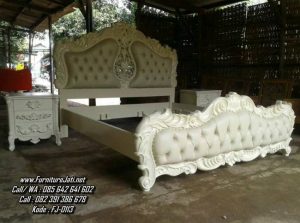 Set Tempat Tidur Ukiran Mewah Putih Duco