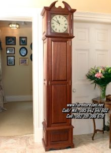 Jam Hias Ruang Tamu Minimalis Kayu Jati