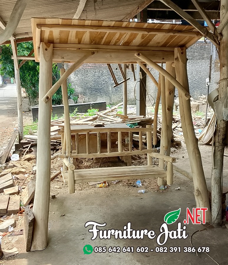 Ayunan Ranting Pohon Kayu Jati Unik