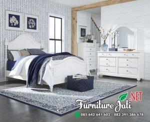 Set Kamar Tempat Tidur Kayu Ukir Klasik